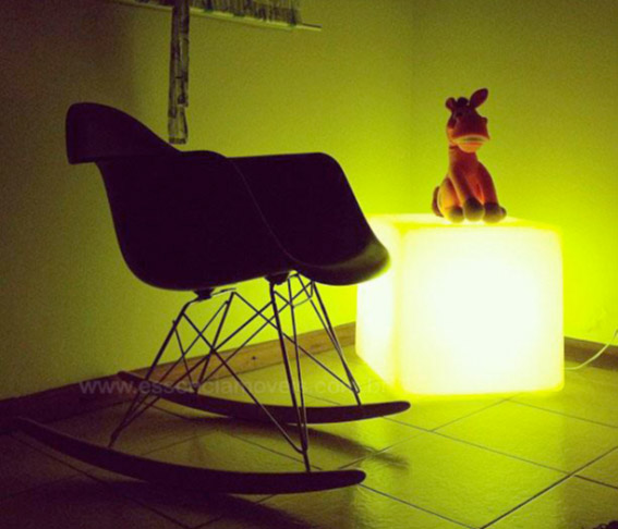 Dicas de Decoração: Cadeira DAR balanço e Luminária Ibiza