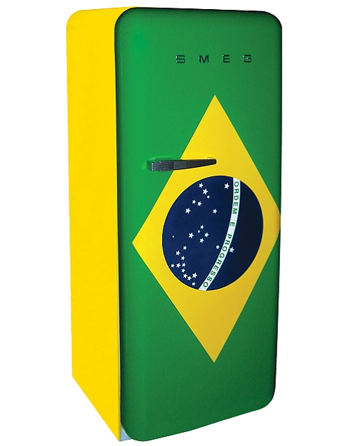 Geladeira com a bandeira do Brasil