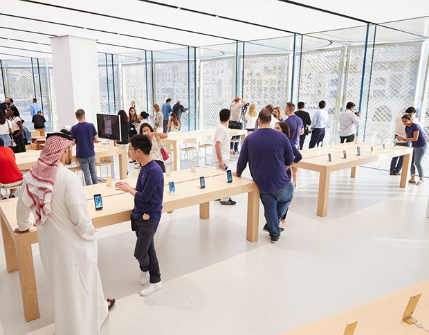 Por dentro da Loja da Apple em Dubai