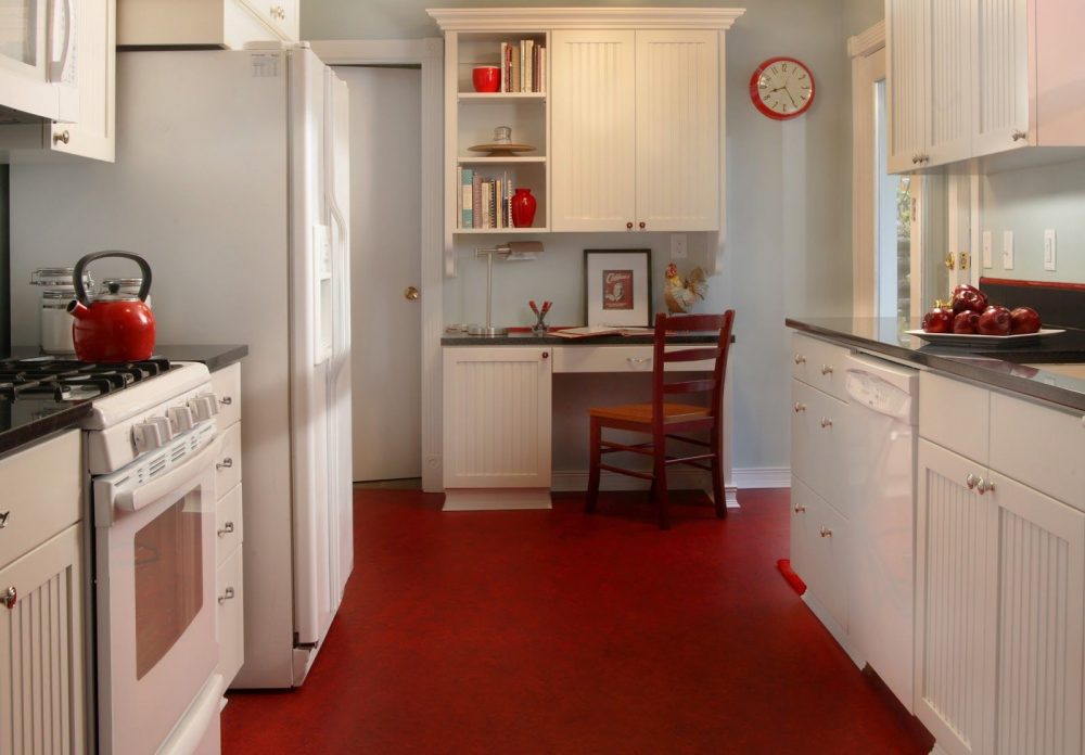 cozinha piso vermelho