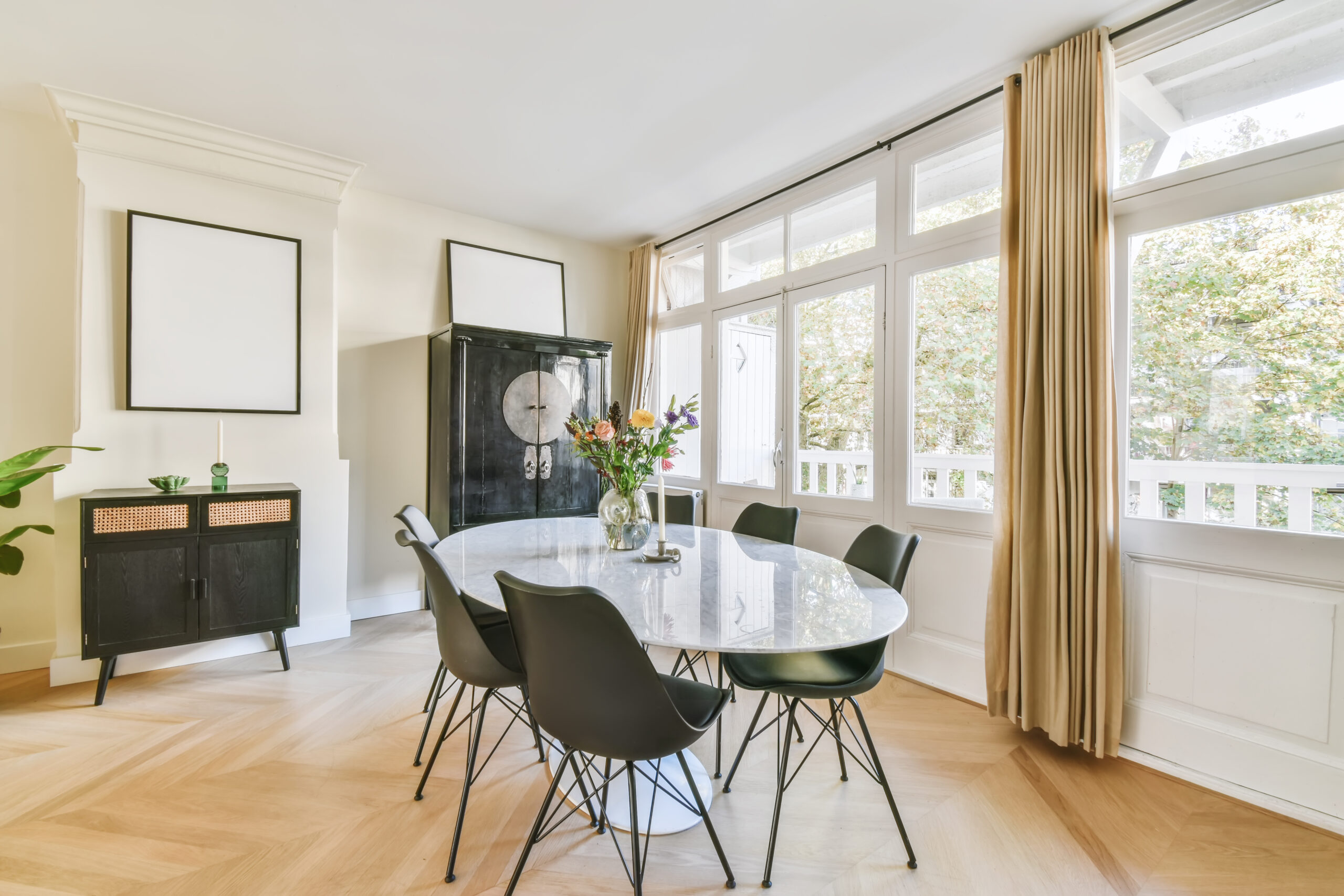 Mesa Saarinen jantar